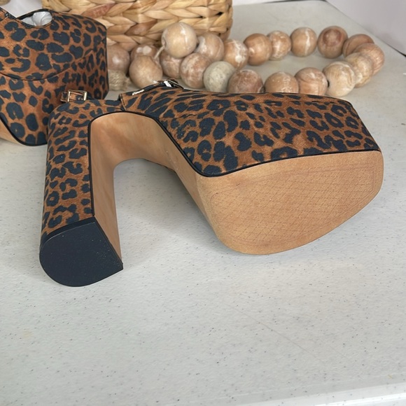 Jessica Simpson Women’s Pialley Ankle Strap Platform Pumps, Size 9. - Picture 9 of 11